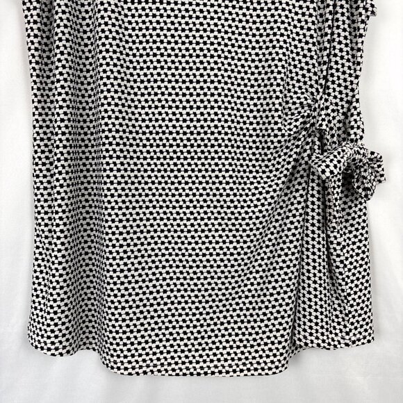 Halogen Side Tie Blouse Women’s 2X Black & White Geometric Print Cap Sleeve Top - Picture 4 of 14